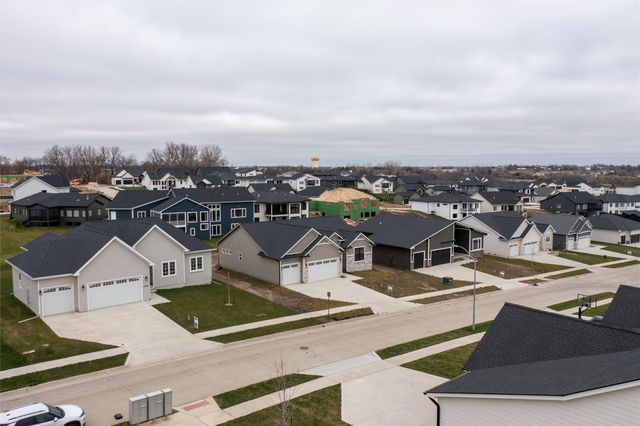 17865 Valley View Drive, Clive, IA 50325