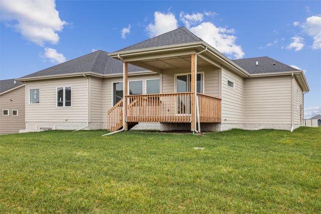 17865 Valley View Drive, Clive, IA 50325