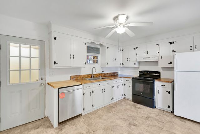 1639 Memminger Avenue B, Charleston, SC 29407