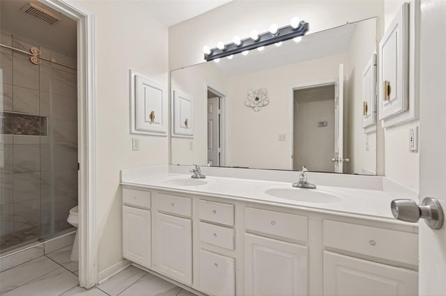 14914 W Bend Dr, Houston, TX 77082