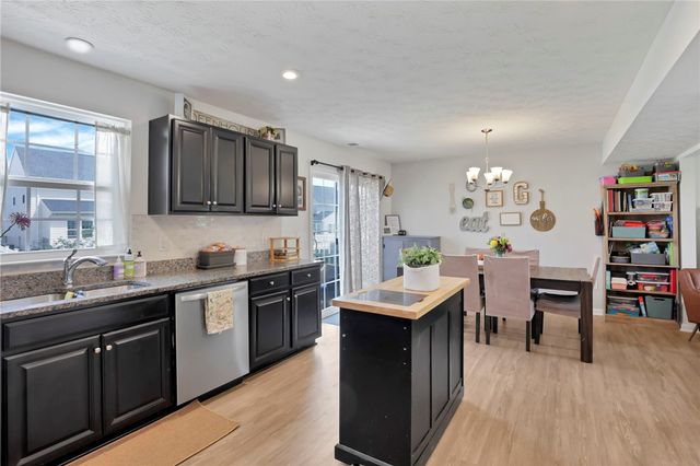 6207 Willow Oak Drive, Huber Heights, OH 45371