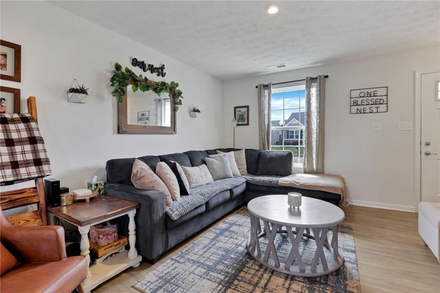 6207 Willow Oak Drive, Huber Heights, OH 45371
