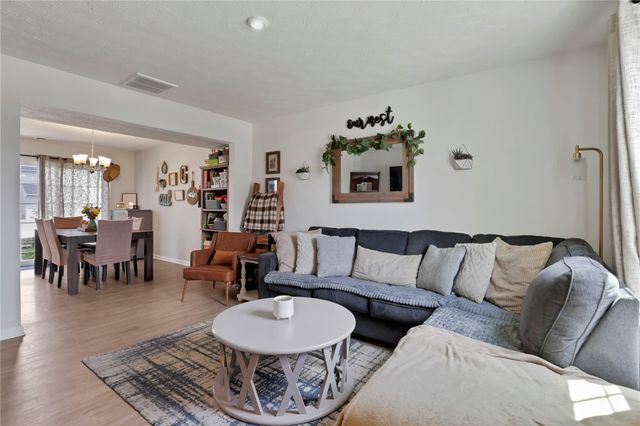 6207 Willow Oak Drive, Huber Heights, OH 45371
