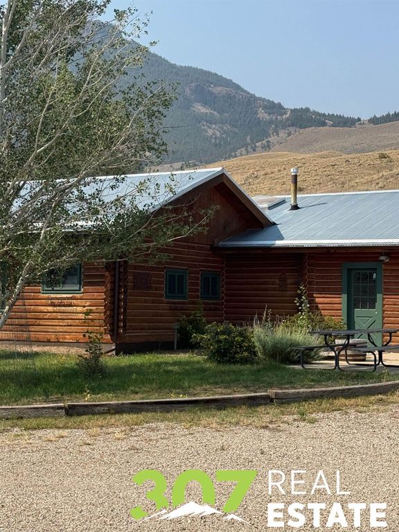 191 Whit Creek Rd, Cody, WY 82414 photo 2