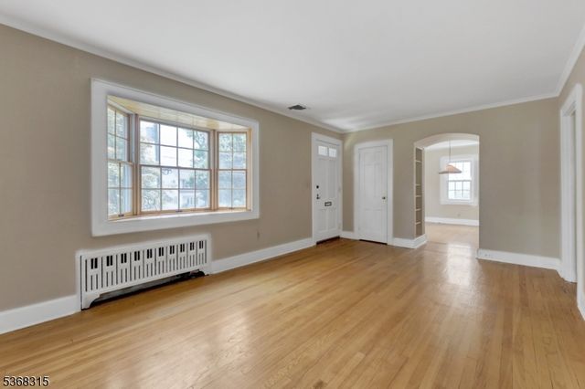 148 McCosh Rd, Clifton City, NJ 07043