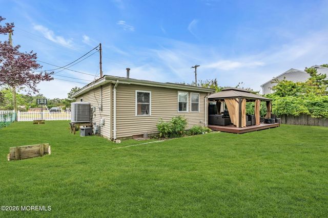 655 Ellicott Avenue, Toms River, NJ 08753