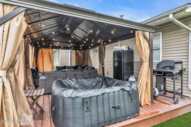 655 Ellicott Avenue, Toms River, NJ 08753