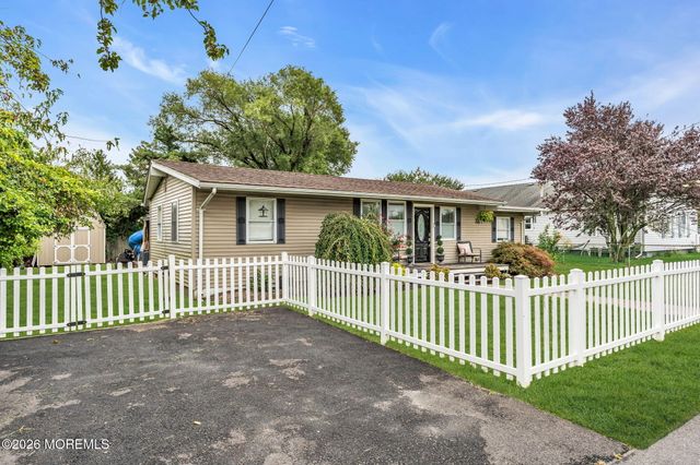 655 Ellicott Avenue, Toms River, NJ 08753