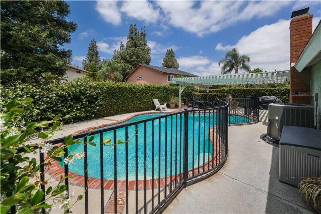 7617 Ponce Avenue, West Hills, CA 91304