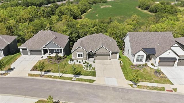 11442 S Montclaire Drive, Olathe, KS 66061