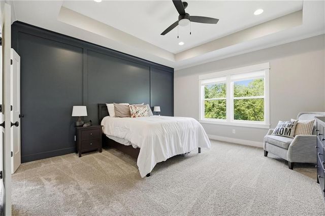 11442 S Montclaire Drive, Olathe, KS 66061