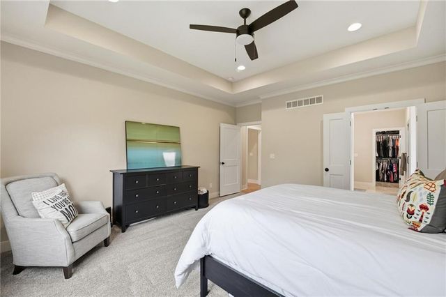 11442 S Montclaire Drive, Olathe, KS 66061