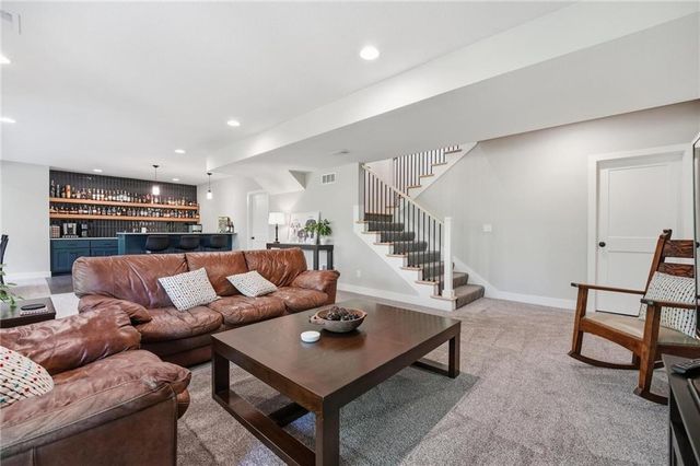 11442 S Montclaire Drive, Olathe, KS 66061