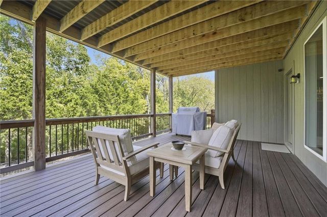 11442 S Montclaire Drive, Olathe, KS 66061