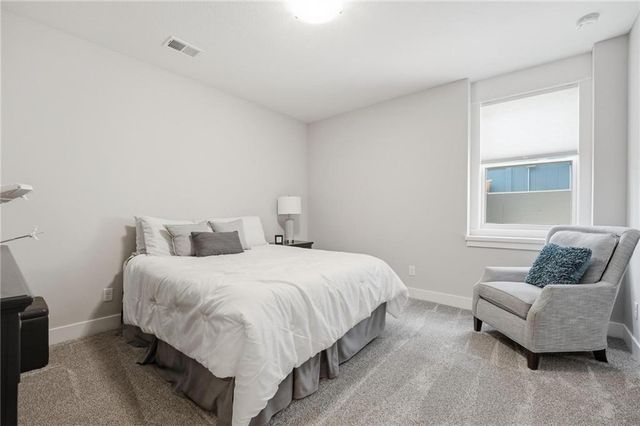 11442 S Montclaire Drive, Olathe, KS 66061