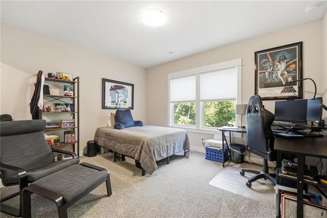 11442 S Montclaire Drive, Olathe, KS 66061