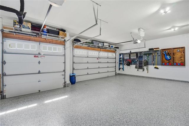 11442 S Montclaire Drive, Olathe, KS 66061