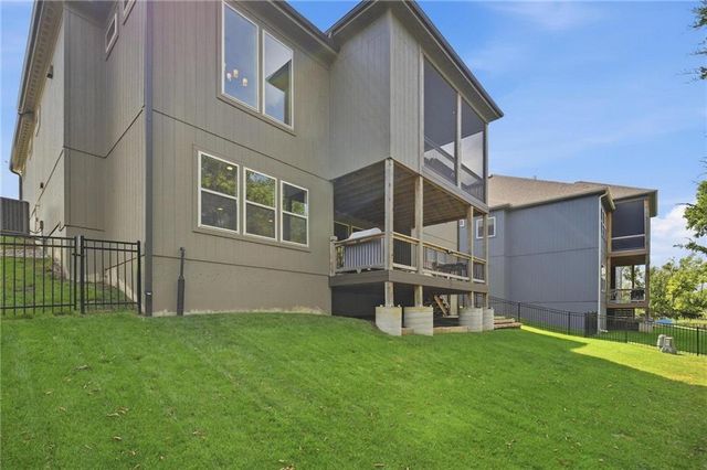 11442 S Montclaire Drive, Olathe, KS 66061
