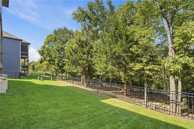 11442 S Montclaire Drive, Olathe, KS 66061