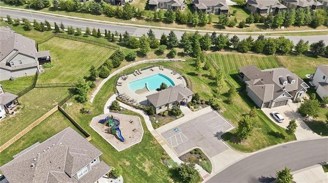 11442 S Montclaire Drive, Olathe, KS 66061