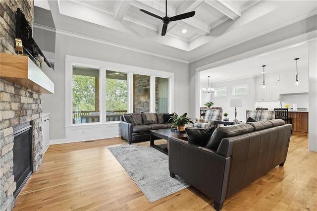 11442 S Montclaire Drive, Olathe, KS 66061