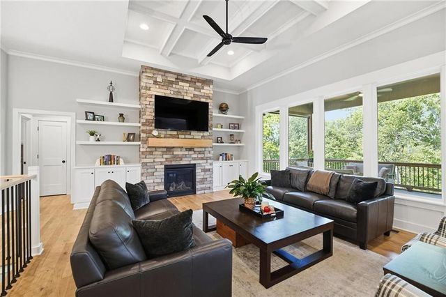 11442 S Montclaire Drive, Olathe, KS 66061