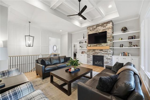 11442 S Montclaire Drive, Olathe, KS 66061