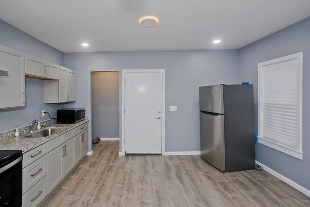 27 Charbonneau Terrace 27, Chicopee, MA 01013