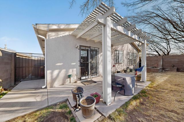 5104 Park Ridge Road NW, Albuquerque, NM 87120