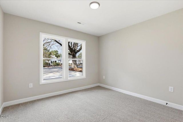 102 E Pope Avenue, Kenly, NC 27542