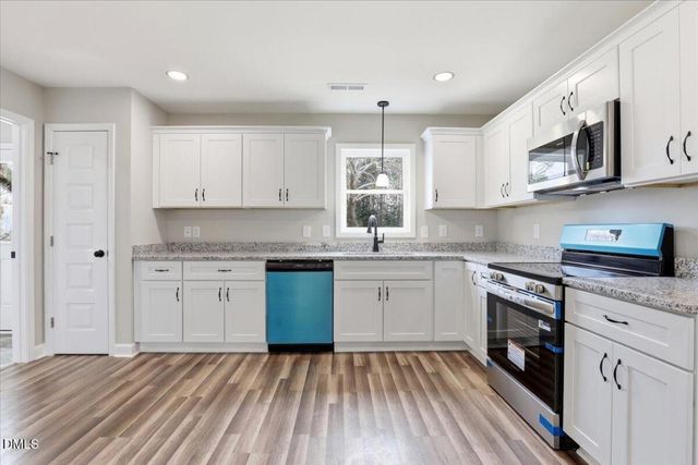 102 E Pope Avenue, Kenly, NC 27542