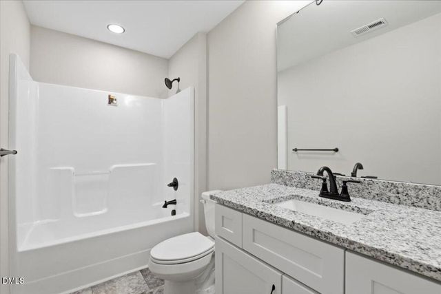 102 E Pope Avenue, Kenly, NC 27542