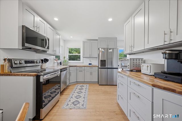 133 Bloomingdale Road, Waterford, CT 06375