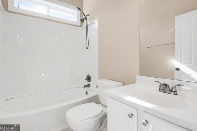 3932 Misty Lake, Ellenwood, GA 30294