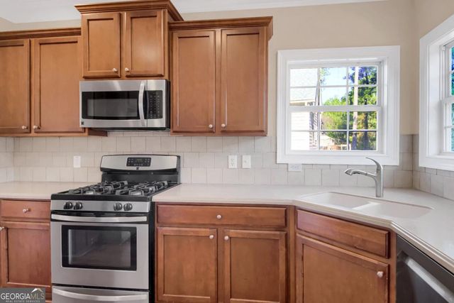 3932 Misty Lake, Ellenwood, GA 30294