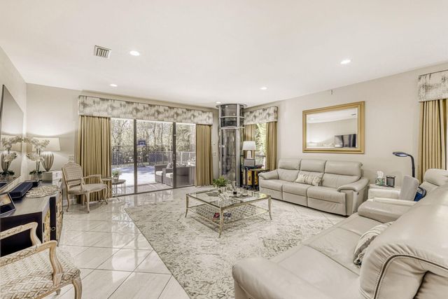 10273 St Andrews Road, Boynton Beach, FL 33436