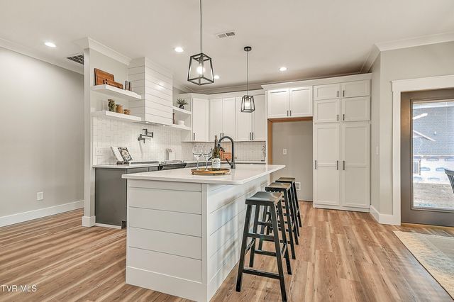 140 Hulse Road, Jonesborough, TN 37659