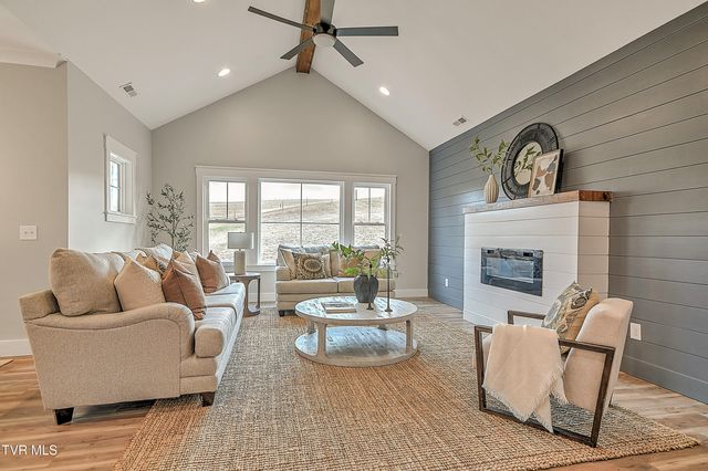 140 Hulse Road, Jonesborough, TN 37659