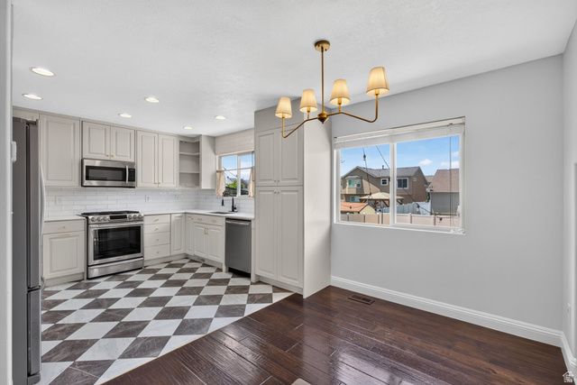 2223 N POINTE MEADOW LOOP, Lehi, UT 84048