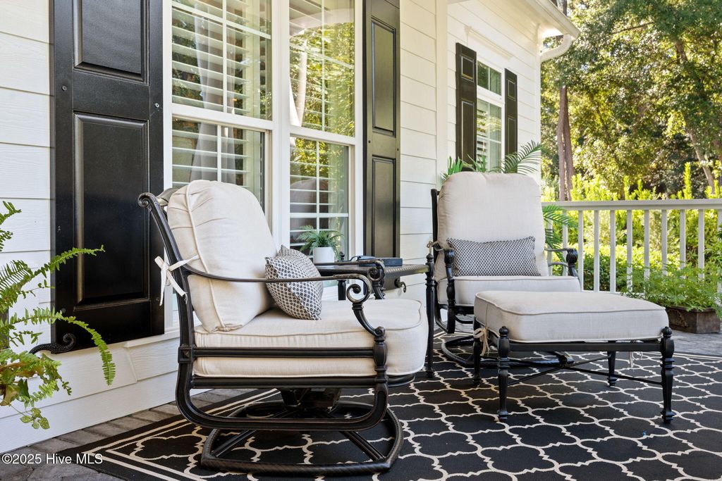 Image 11 of property listing at 663 Parish Drive SW, Supply, NC 28462