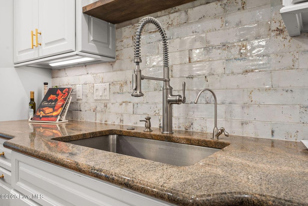 Image 22 of property listing at 663 Parish Drive SW, Supply, NC 28462