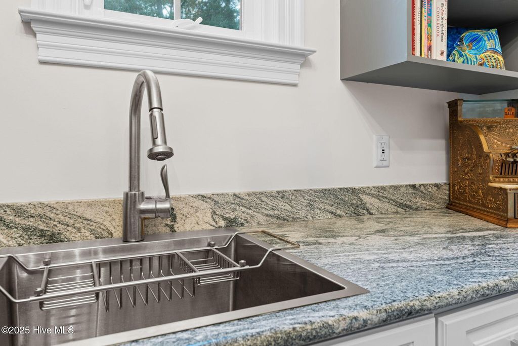 Image 31 of property listing at 663 Parish Drive SW, Supply, NC 28462