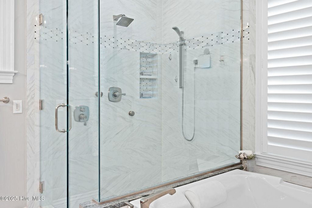 Image 5 of property listing at 663 Parish Drive SW, Supply, NC 28462