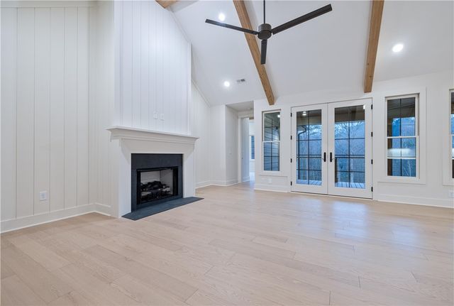 236 W Old Pendleton Road, Central, SC 29630