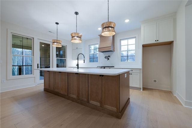 236 W Old Pendleton Road, Central, SC 29630