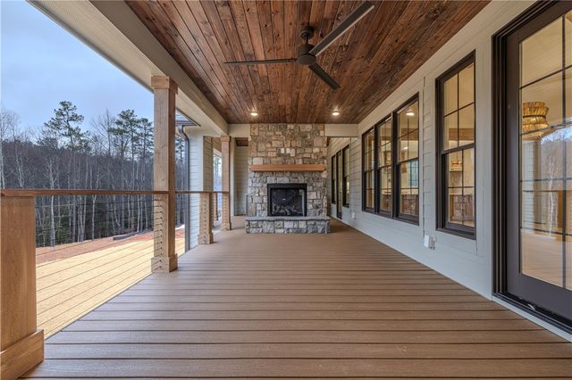 236 W Old Pendleton Road, Central, SC 29630