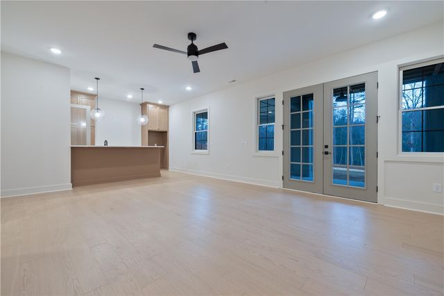 236 W Old Pendleton Road, Central, SC 29630