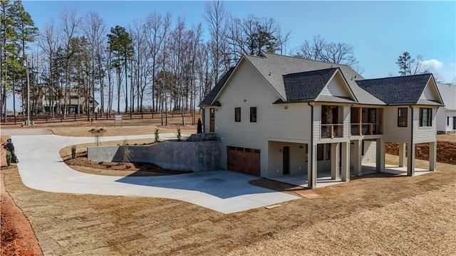 236 W Old Pendleton Road, Central, SC 29630