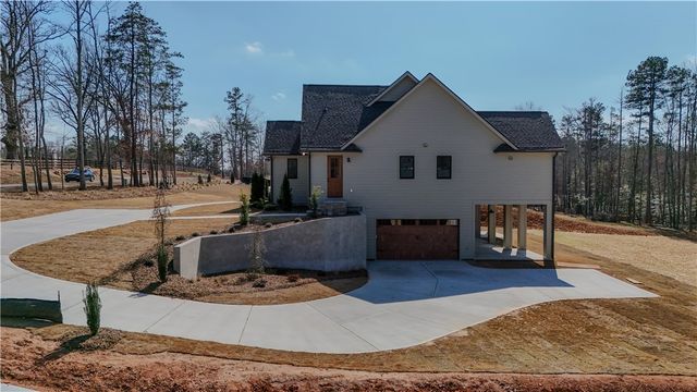236 W Old Pendleton Road, Central, SC 29630