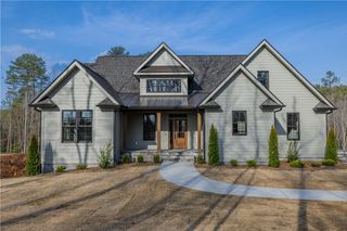236 W Old Pendleton Road, Central, SC 29630